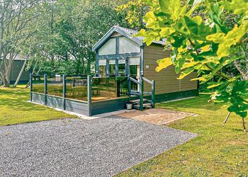 Acorns Pet - Woodthorpe Leisure Park, Woodthorpe