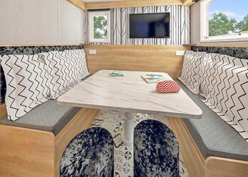 Acorns Pet - Woodthorpe Leisure Park, Woodthorpe