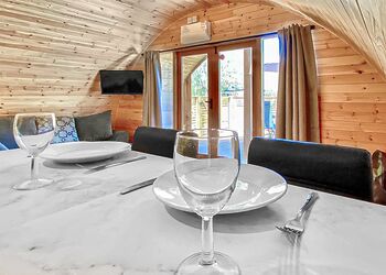 Acorn Retreat Pet - Woodthorpe Leisure Park, Woodthorpe