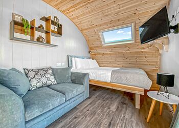 Maple Deluxe Couples Pod Pet - Woodthorpe Leisure Park, Woodthorpe