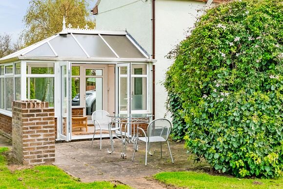 Buttercup Cottage - Woodthorpe Leisure Park, Woodthorpe