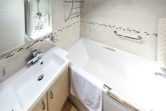 Buttercup Cottage - Woodthorpe Leisure Park, Woodthorpe