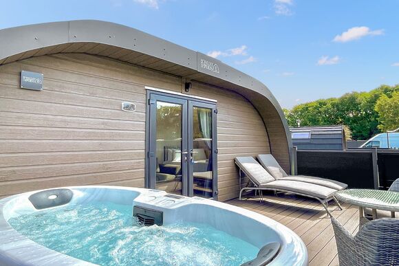 Maple Couples Pod - Woodthorpe Leisure Park, Woodthorpe