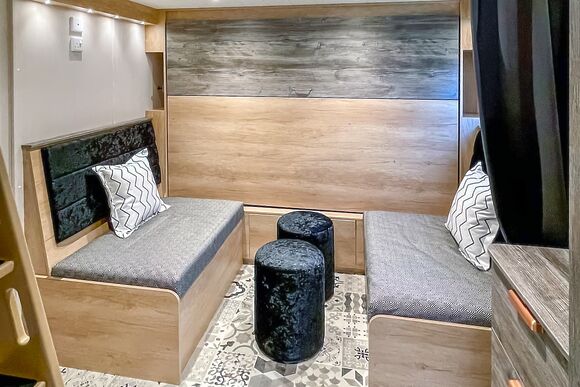 Acorn Escape Pet - Woodthorpe Leisure Park, Woodthorpe