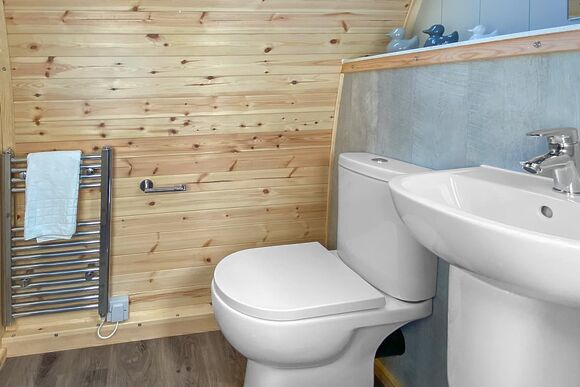 Maple Deluxe Couples Pod Pet - Woodthorpe Leisure Park, Woodthorpe