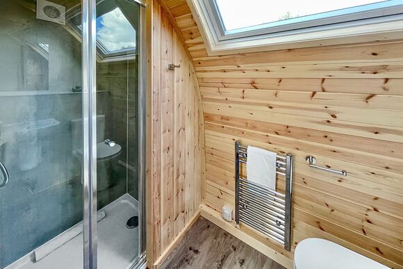 Maple Couples Pod Pet - Woodthorpe Leisure Park, Woodthorpe