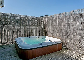 Typical Deluxe Spa Four