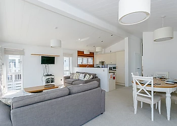 Typical Deluxe Spa Four