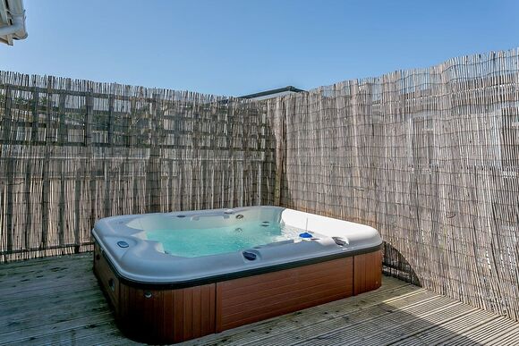 Typical Deluxe Spa Four 