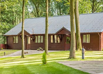 Woodland Rowan Lodge - Woodland Park Lodges, Ellesmere