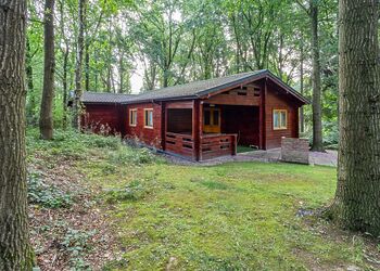 Woodland Cedar Lodge - Woodland Park Lodges, Ellesmere