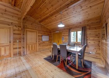 Woodland Cedar Lodge - Woodland Park Lodges, Ellesmere