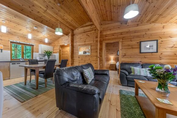 Woodland Elm Lodge - Woodland Park Lodges, Ellesmere