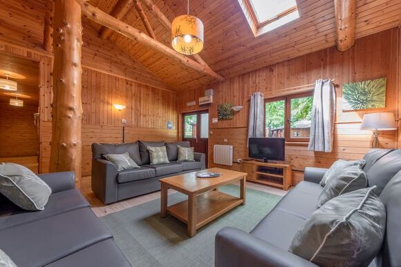Woodland Oak Lodge - Woodland Park Lodges, Ellesmere