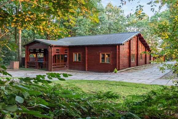 Woodland Redwood - Woodland Park Lodges, Ellesmere