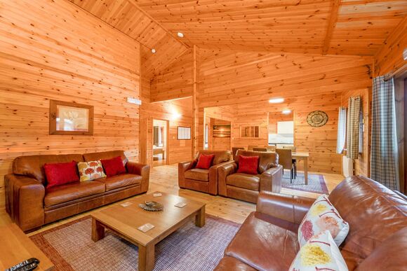 Woodland Redwood - Woodland Park Lodges, Ellesmere