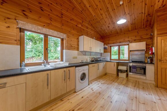 Woodland Redwood - Woodland Park Lodges, Ellesmere