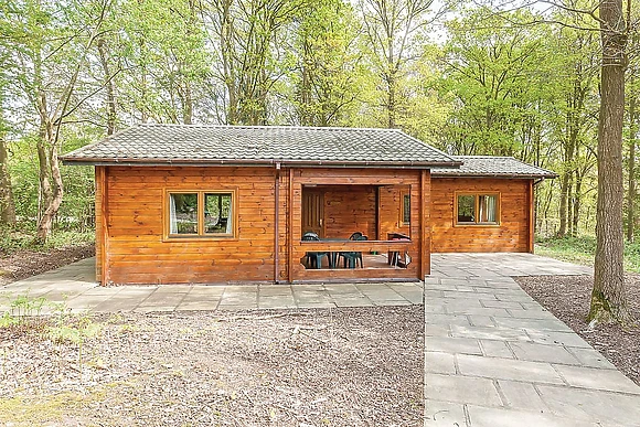 Woodland Willow Lodge