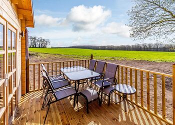 Gamekeepers Lodge - Wold View Farm, Cottam