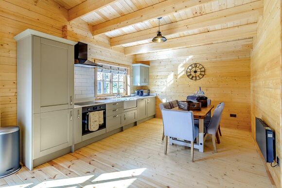 Gamekeepers Lodge - Wold View Farm, Cottam