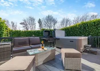 Gunner Lodge - Willow Pastures Country Park, Skirlaugh, Nr Hull