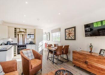 The Cow Shed - Willow Pastures Country Park, Skirlaugh, Nr Hull