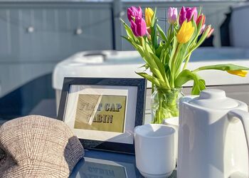 Flat Cap Cabin - Willow Pastures Country Park, Skirlaugh, Nr Hull