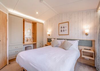 Flat Cap Cabin - Willow Pastures Country Park, Skirlaugh, Nr Hull