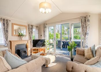 Whistling Kettle (Pet) - Willow Pastures Country Park, Skirlaugh, Nr Hull