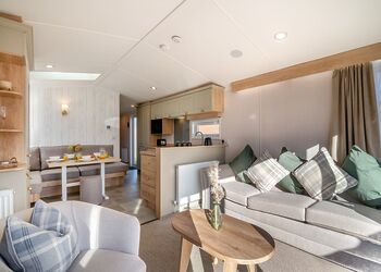 Flat Cap Cabin (Pet) - Willow Pastures Country Park, Skirlaugh, Nr Hull