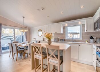 Gunner Lodge 3 Bed - Willow Pastures Country Park, Skirlaugh, Nr Hull