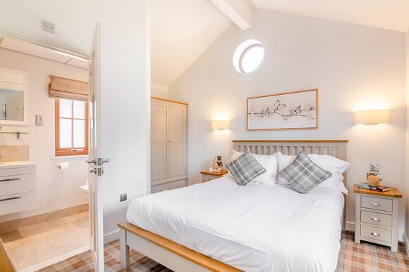 Smoky Hollow - Willow Pastures Country Park, Skirlaugh, Nr Hull