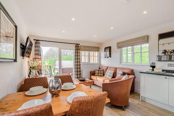 The Cow Shed - Willow Pastures Country Park, Skirlaugh, Nr Hull