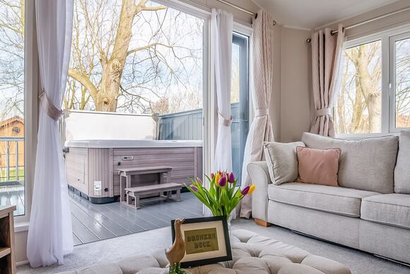 Drunken Duck (Pet) - Willow Pastures Country Park, Skirlaugh, Nr Hull