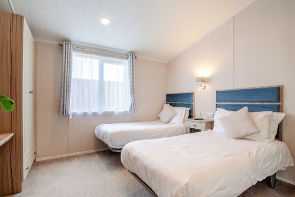 Gunner Lodge (Pet) - Willow Pastures Country Park, Skirlaugh, Nr Hull