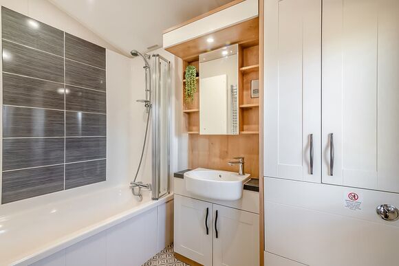 Whistling Kettle (Pet) - Willow Pastures Country Park, Skirlaugh, Nr Hull