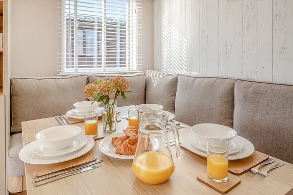 Flat Cap Cabin (Pet) - Willow Pastures Country Park, Skirlaugh, Nr Hull