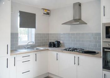 2 Bedroom Apartment with Hot Tub - White Rose Country Cottages, Thirsk