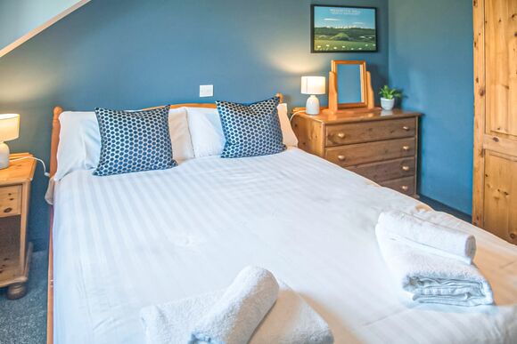 3 Bedroom Apartment with Hot Tub Pet Friendly - White Rose Country Cottages, Thirsk