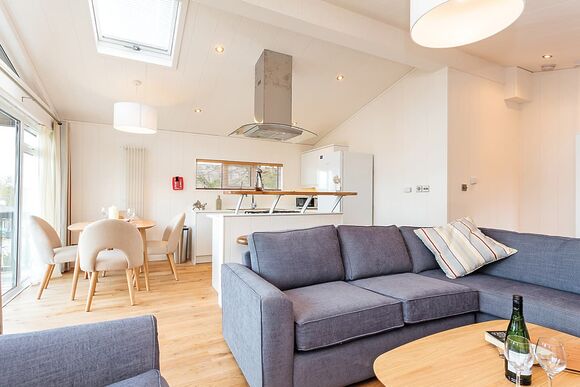 Woodside Bay Lodge Retreat