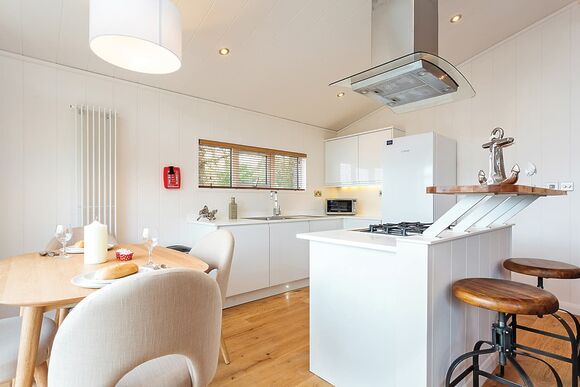 Woodside Bay Lodge Retreat