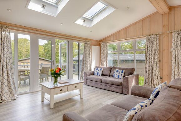 Woodside Bay Lodge Retreat