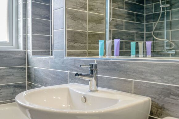 Alverstone - Woodside Bay Lodge Retreat, Wootton Bridge, Nr Cowes