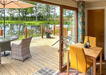 Woodland Lakes Boutique Lodges, Aughton