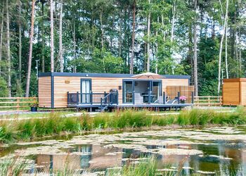 Pine Boutique Lodge - Woodland Lakes Boutique Lodges, Aughton