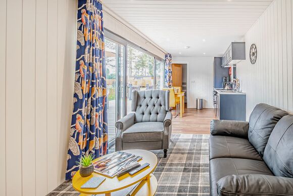 Pine Boutique Lodge - Woodland Lakes Boutique Lodges, Aughton