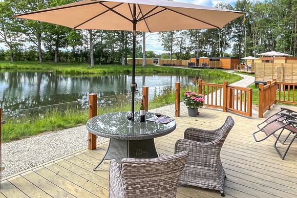 Cedar Boutique Lodge - Woodland Lakes Boutique Lodges, Aughton