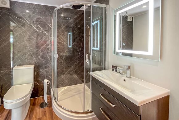 Cedar Boutique Lodge - Woodland Lakes Boutique Lodges, Aughton