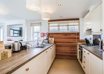 Carisbrooke View Premier