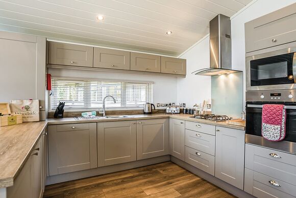 Typical Tennyson Lodge